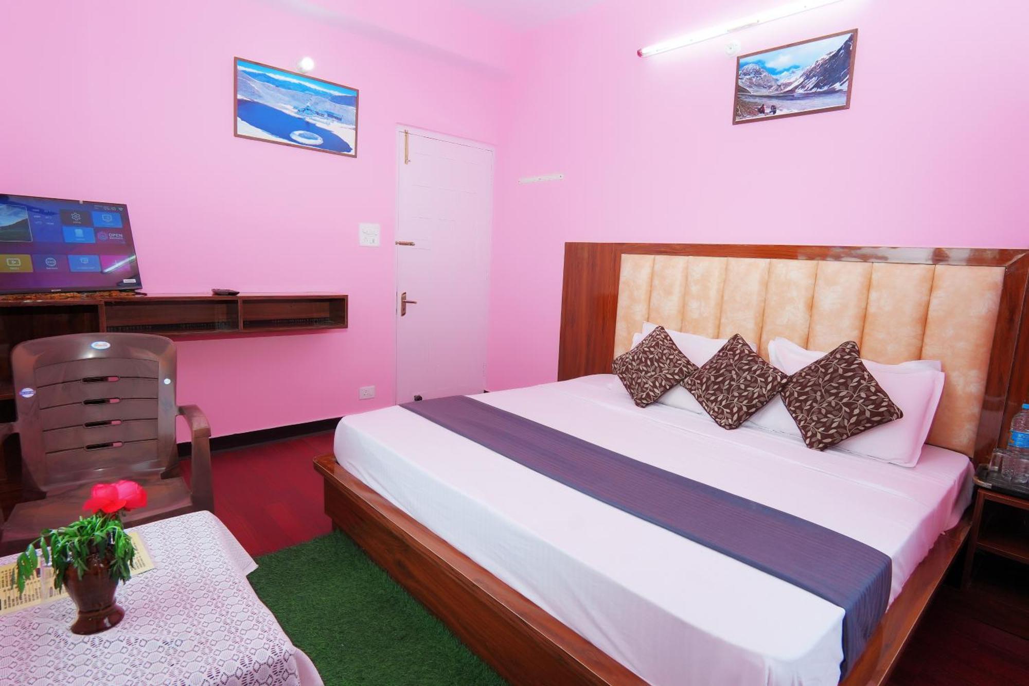 Shimla Hills Apartments 2Bhk Exteriér fotografie
